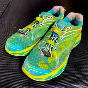 HOKA ONE ONE WOMENS SIZE 8